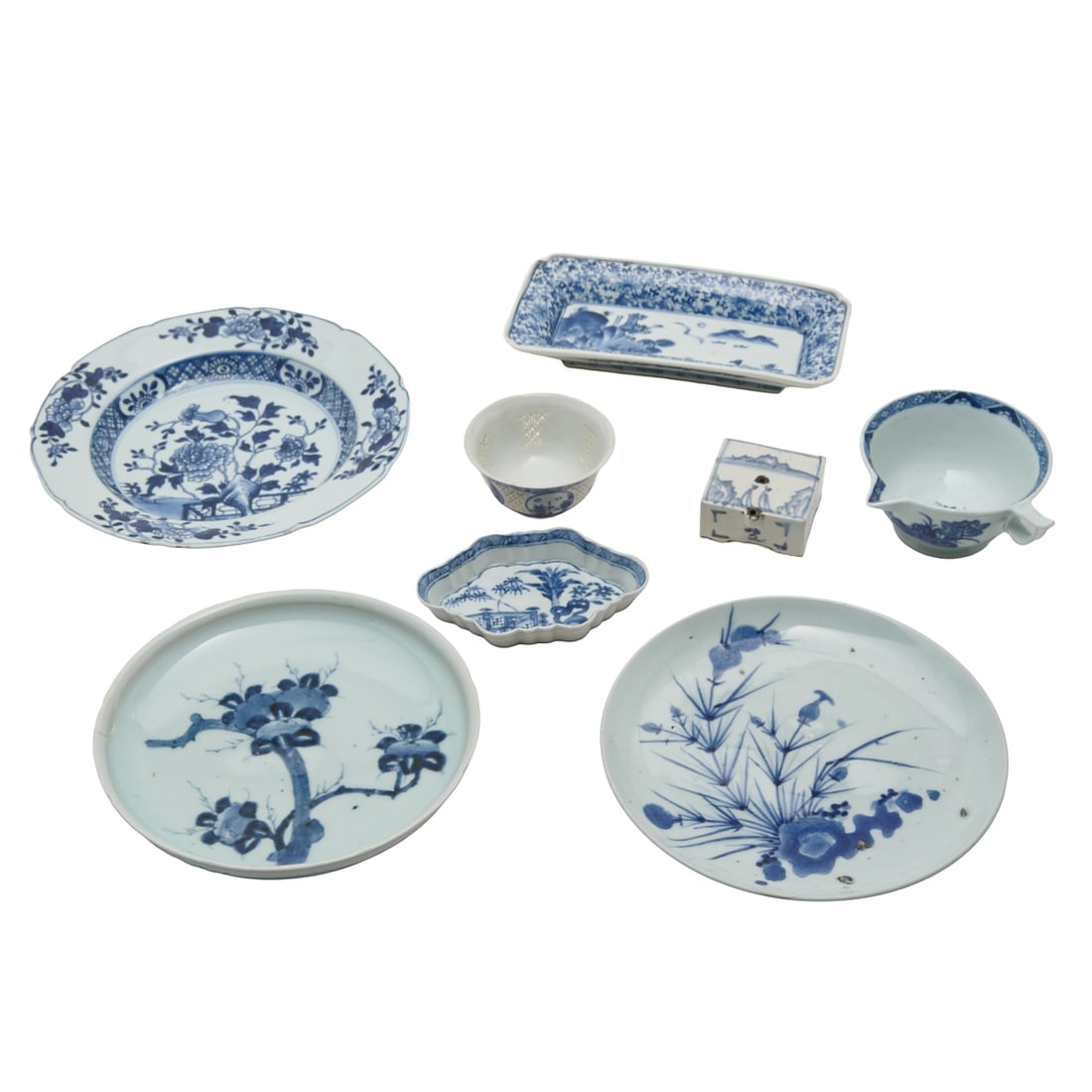 Chinese Porcelain Blue and White Painted Tableware (1 of 5)