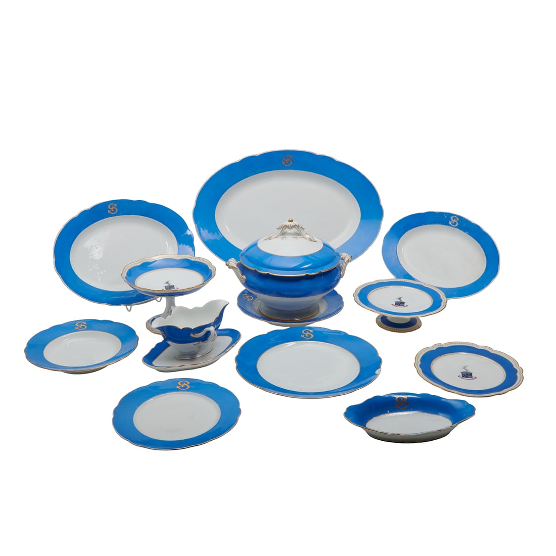 19th Century French Au Vase Etrusque Porcelain Armorial Dinner Service (1 of 6)