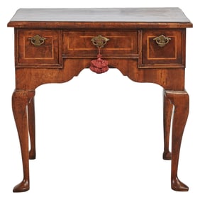 Queen Anne Style Burl Walnut Veneer Dressing Table
