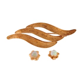 Opal, 18k Yellow Gold Jewelry Suite