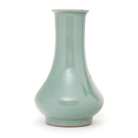 Chinese Longquan Celadon 'Kinuta' Pear Vase