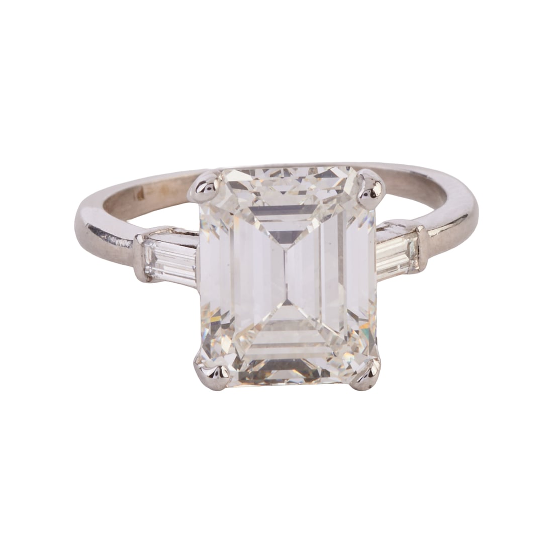 VVS1 Emerald-Cut Diamond, Platinum Ring (1 of 5)