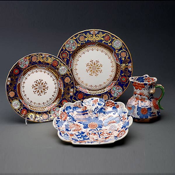 Fourteen Ashworth Plates, Mason's Jug and Tray: Fourteen Ashworth Ironstone Plates, Mason's Jug and Leaf Form Tray, includes four dinner plates (diameter 10 1/4 inches); three lunch plates (diameter 9 1/2 inches); and seven salad plates (diameter 8