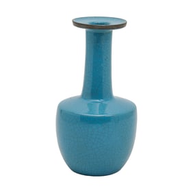A Chinese Blue Ge-Type Porcelain Mallet Vase