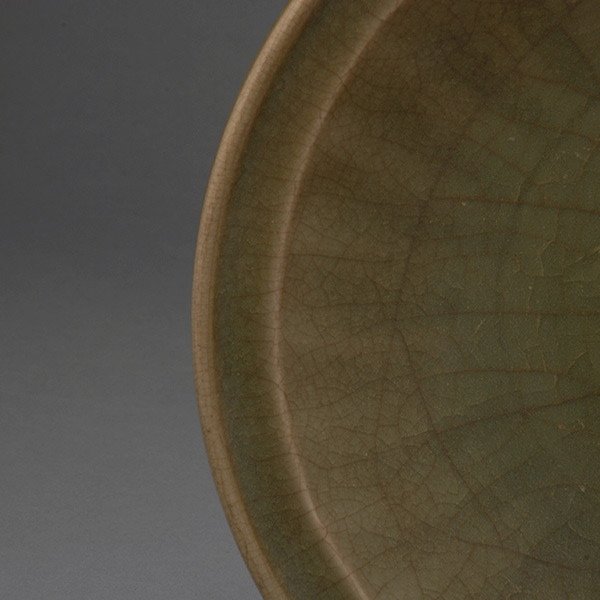 A Longquan Celadon-Glazed Charger, Yuan/Ming - 3