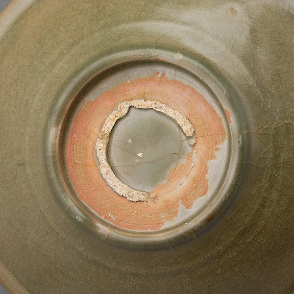 A Longquan Celadon-Glazed Charger, Yuan/Ming - 5