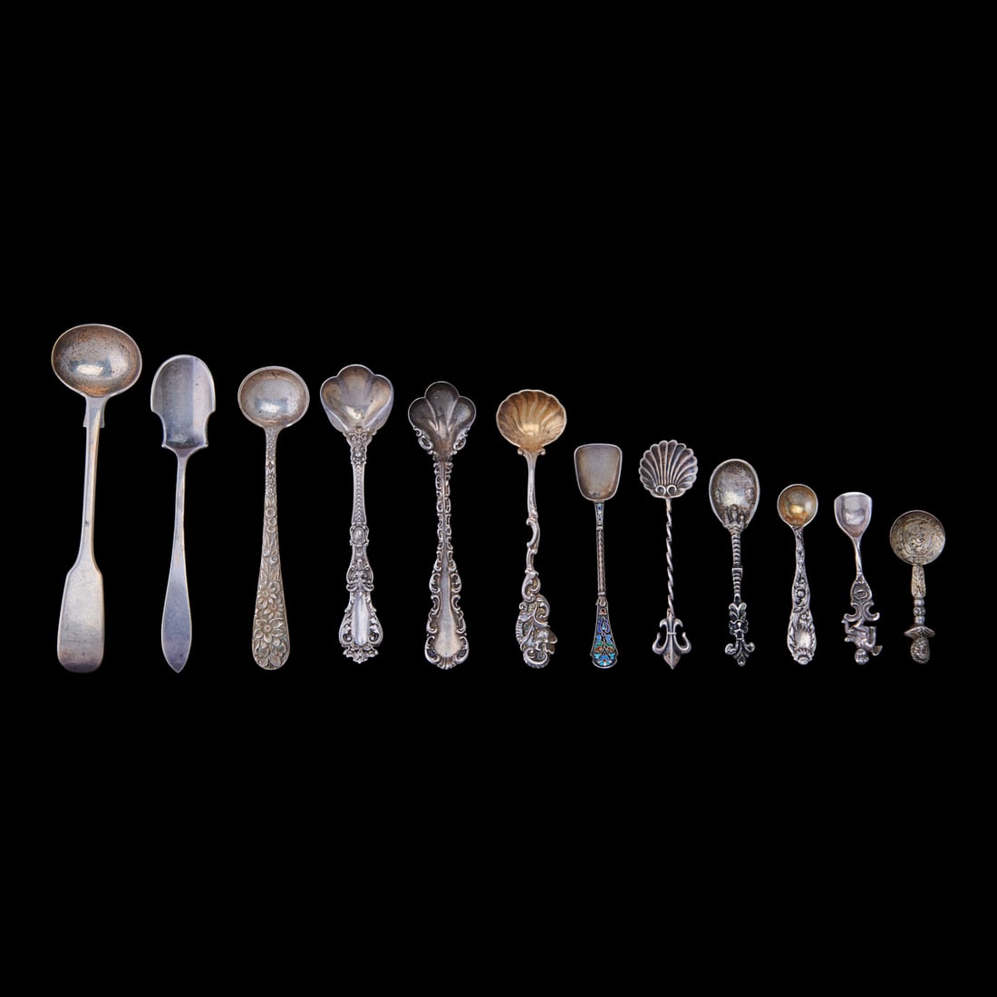 Assorted Sterling Silver Flatware Articles.. Comprising flatware pieces in various sizes and - 2