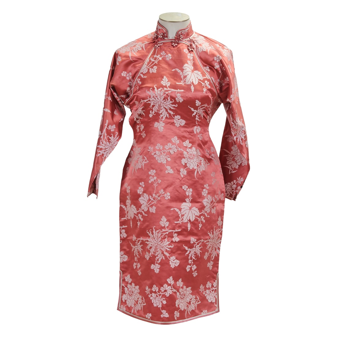 Pink Figured Silk Qipao Made in Shanghai, Republic Period, circa 193 7 -1945: Pink Figured