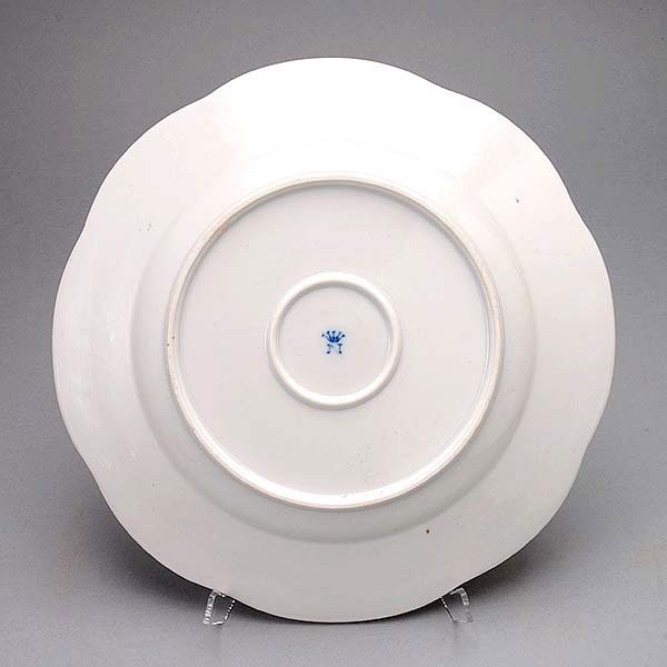 Suite of Thirty Capodimonte Plates - 3