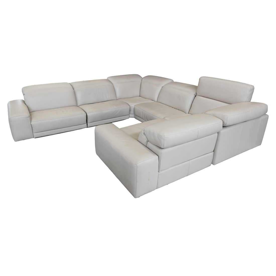 Room and Board Italian Five Piece Beige Leather Sectional Sofa: Room and Board Italian Five Piece Beige Leather Sectional Sofa, the modular units all designed to recline. Circa 2020.{Approximate dimensions:; 41 1/2" high in upright position;x 10 2" long on longer 
