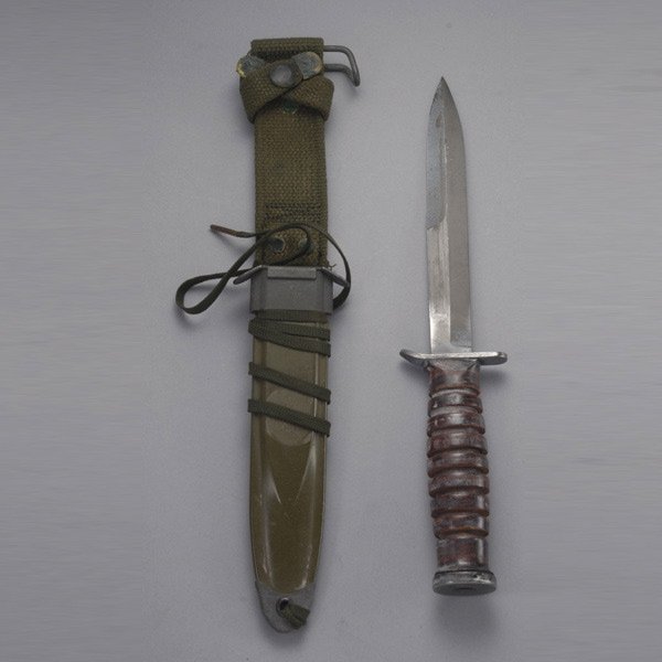 U.S. M3 Trench knife of World War II: U.S. M3 Trench knife of World War II vintage, marked on the guard US M3 Boker in excellent condition with US M8A1 scabbard.