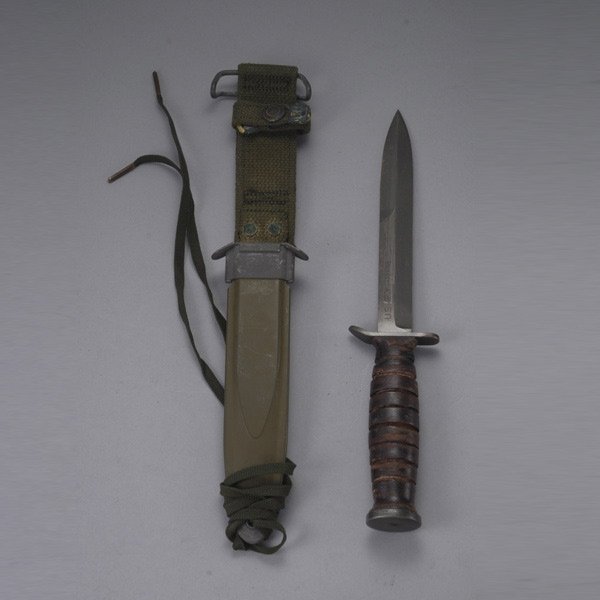 U.S. M3 Trench knife of World War II: U.S. M3 Trench knife of World War II vintage, marked on the blade US M3 Imperial in fine original condition with US M8A1 scabbard.
