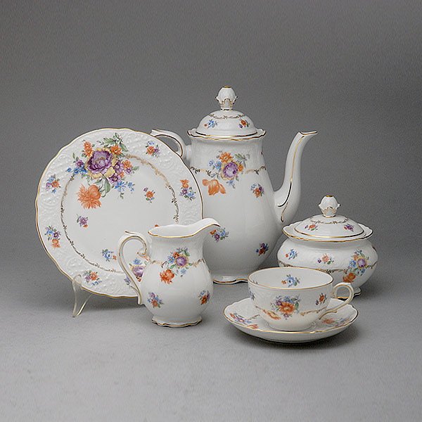 Schumann Bavarian Porcelain Tea Service:: Schumann Bavarian Porcelain Tea Service: Including teapot {height 9 1/2 inches}; sugar and creamer; six luncheon plates {diameter 8 inches}; six teacups; and six saucers (23)