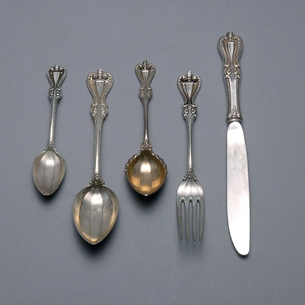 Towle Candlelight Sterling Flatware Service: Towle Candlelight Sterling Partial Flatware Service: Comprising six dinner knives {length 8 3/4 inches}; six dinner knives {length 7 inches}; six teaspoons {length 5 1/2 inches}; one tablespoon; and s