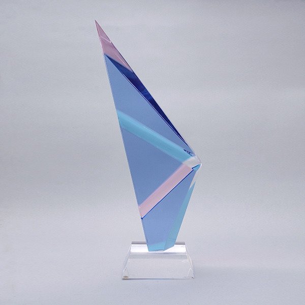 Lucite Modernist Sculpture, Unsigned.: Lucite Modernist Sculpture, Unsigned. Of a modern, prismatic form in hues of blue and purple, upon a clear rectangular base, in the manner of Shlomi Haziza. Measures approximately 22 1/2 inches at its