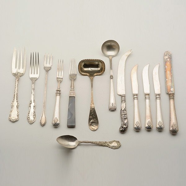 Group of Sterling Silver Flatwares: Miscellaneous Group of Sterling Silver Flatware: Comprising a set of three Theodore B. Starr hammered sterling handled fruit knives, a fruit fork, and a luncheon knife, a raised triangular monogram "J