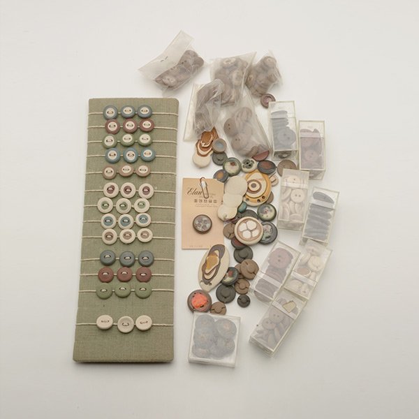 Collection of Edith Heath Ceramic Fashion Buttons.: Collection of Edith Heath Ceramic Fashion Buttons. Over one hundred buttons from the 1960's with original display cards.