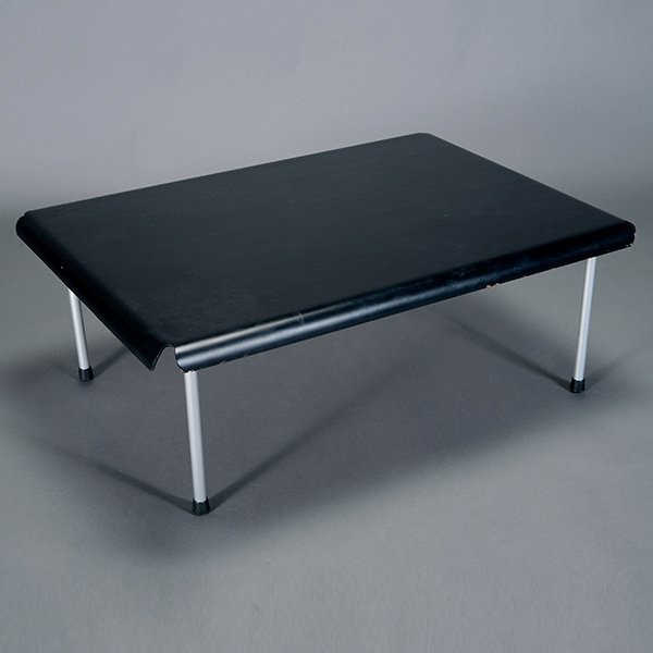 Rare 1945 Eames Designed Plywood Table for Evans: Rare 1945 Eames Designed Plywood Table for Evans Plyform Company. Experiment production design after WWII. Discontinued in less than a year in favor of the CTM/CTW 1946.Original top with original styl