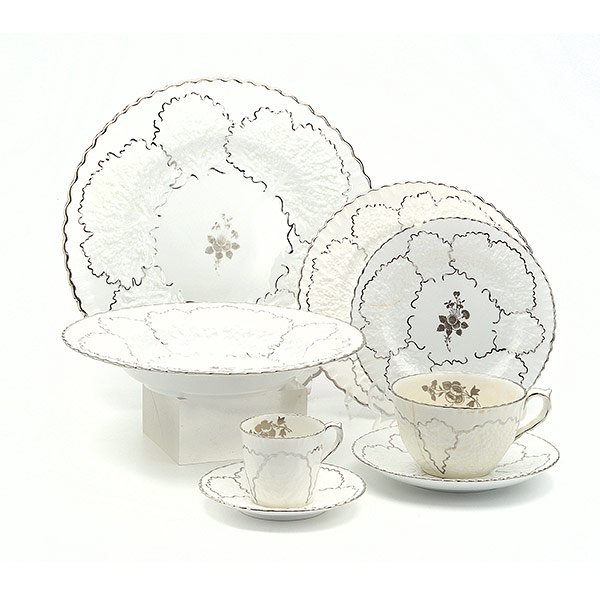 Suite of English Spode Copelands China: Suite of English Spode Copelands China: Comprising twelve dinner plates {diameter 10 1/2 inches}; nine salad plates {diameter 7 3/4 inches}; four bread plates; twelve soup bowls {diameter 8 3/4 inches