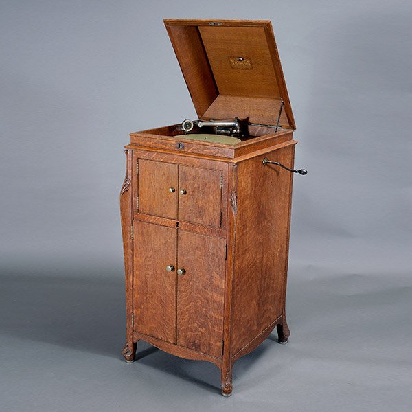 Oak Cased Victor Victrola Phonograph: Oak Cased Victor Victrola Phonograph, serial number 70403E {Dimensions 46 inches x 22 inches x 24 inches}