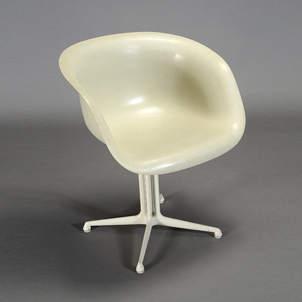 Eames with Alexander Girard La Fonda Chair.: Charles & Ray Eames With Alexander Girard La Fonda Chair.