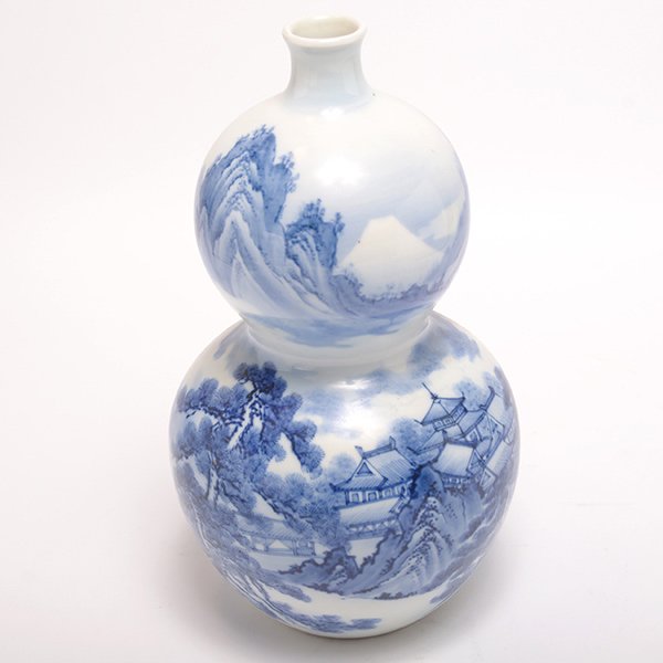 A Japanese Underglaze Blue Double Gourd Vase (1 of 7)