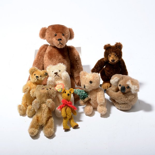 Lot of Eight Vintage Miniature Animals, Including Two (1 of 10)