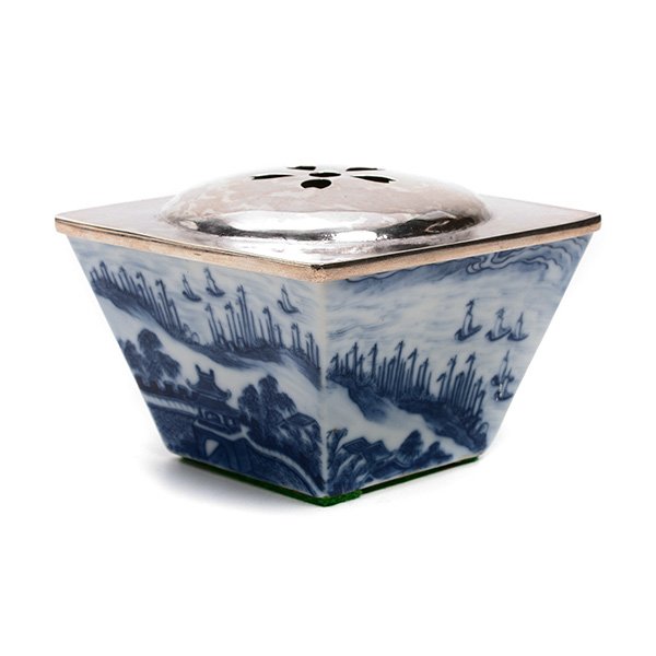 An Underglaze Blue Bowl with Silver Lid, 19th/20th (1 of 5)