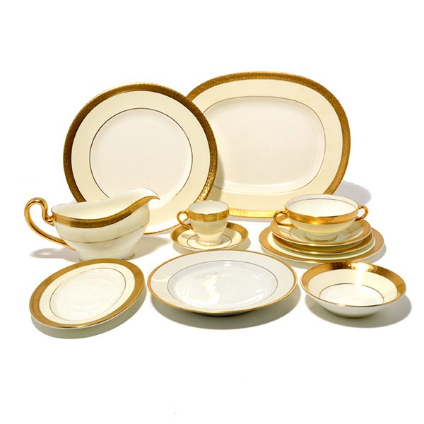 English Minton Buckingham Bone China Service: English Minton Buckingham Bone China Service: Comprising thirteen dinner plates {diameter 10 1/2 inches}; thirteen salad plates {diameter 7 3/4 inches}; thirteen bread plates; thirteen fruit cups; twe