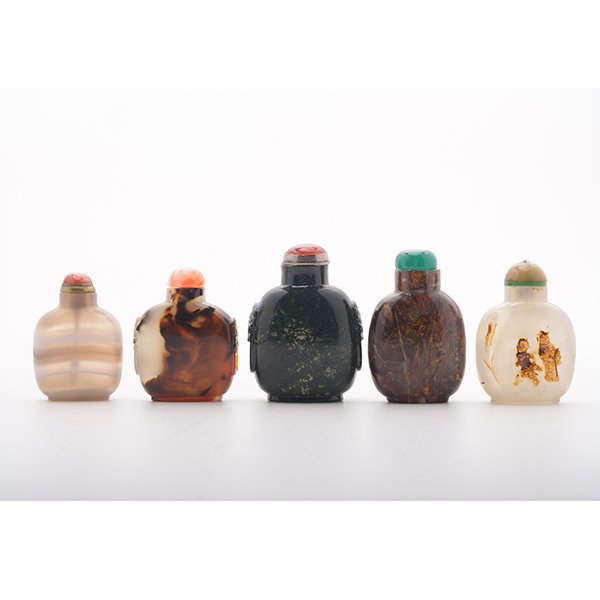 Five Agate Snuff Bottles, 19th Century (1 of 5)
