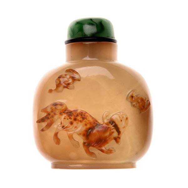 A Carved Agate Snuff Bottle, 19th Century (1 of 5)