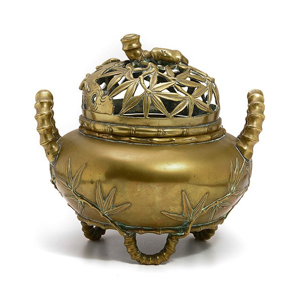 A Bronze Tripod 'Bamboo' Censer with Cover, 18th/19th (1 of 5)