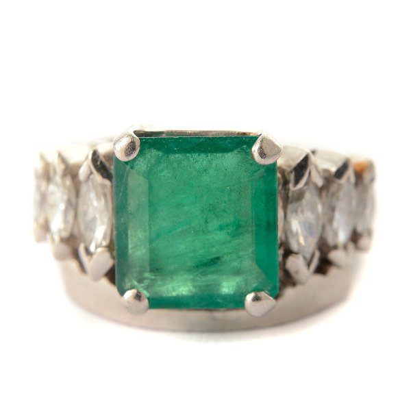 Emerald, Diamond, Platinum Wedding Ring Set. (1 of 5)