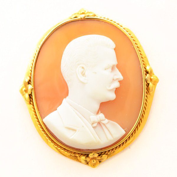 Shell Cameo, 14k Yellow Gold Pendant Brooch. (1 of 4)