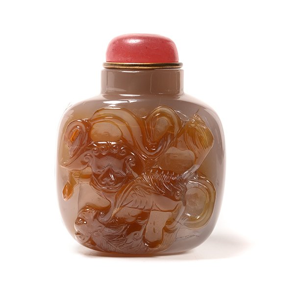 A Carved Agate Snuff Bottle, 19th Century (1 of 5)