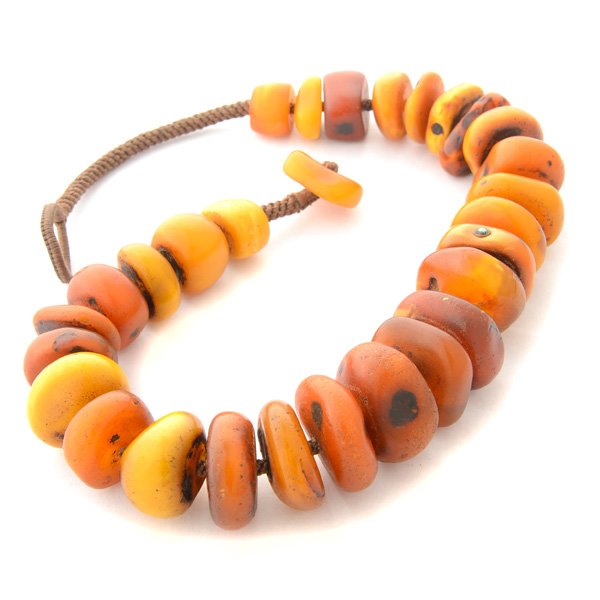 Tibetan Amber Bead Necklace. (1 of 4)