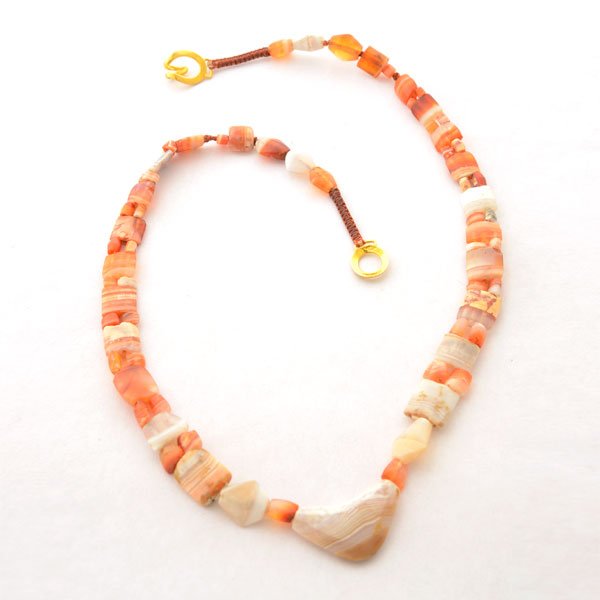 Ancient Afghanistan Agate Bead Necklace. (1 of 4)