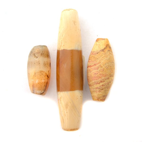 Collection of Tibetan Agate dZi and Other Agate Beads. (1 of 4)