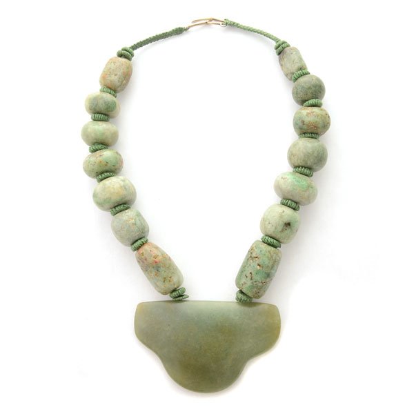 Pre-Colombian Olmec Green Stone Bead Necklace. (1 of 4)