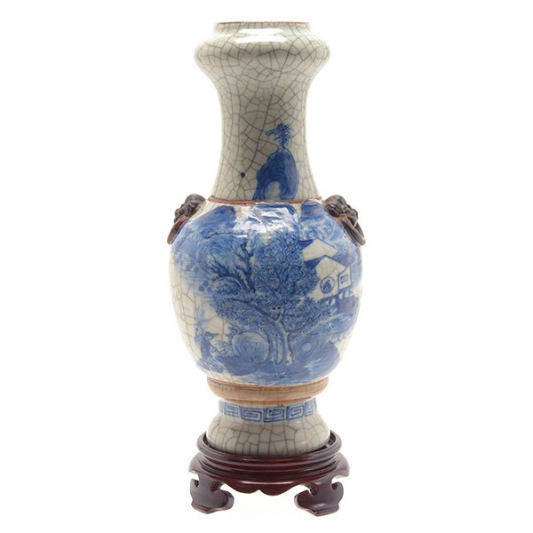 An Underglaze Blue Vase, 19th Century (1 of 10)
