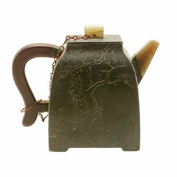 A Pewter Teapot, Late 19th/Early 20th Century (1 of 10)