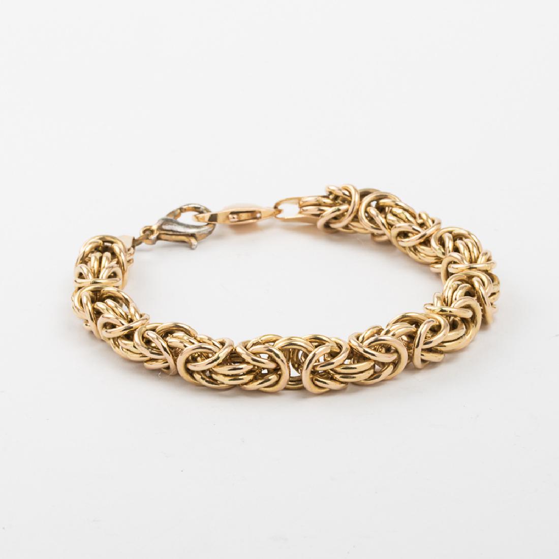 A 14kt. Yellow Gold Circular Link Bracelet. (1 of 5)