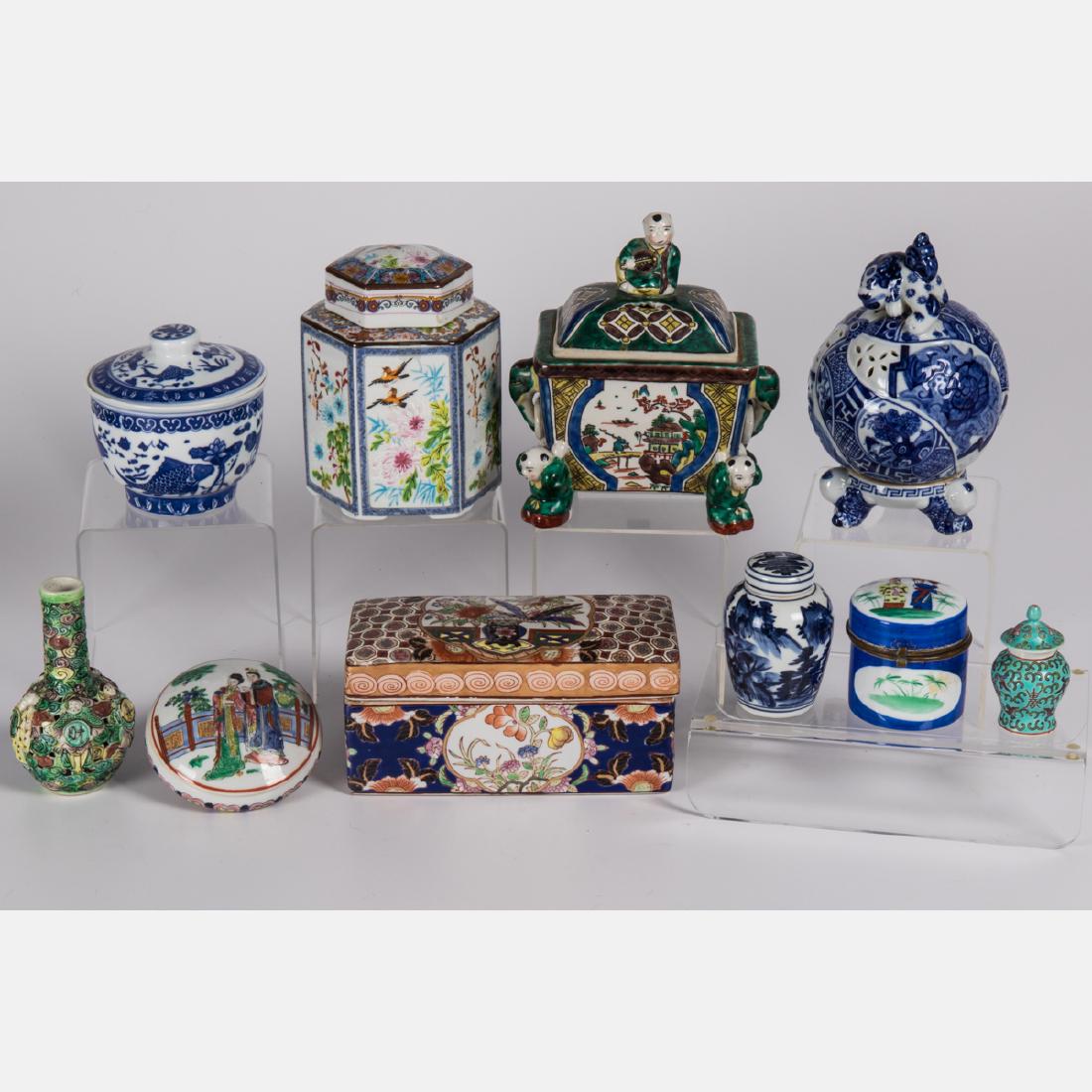 A Group of Ten Chinese Porcelain Decorative Items, 20th (1 of 17)