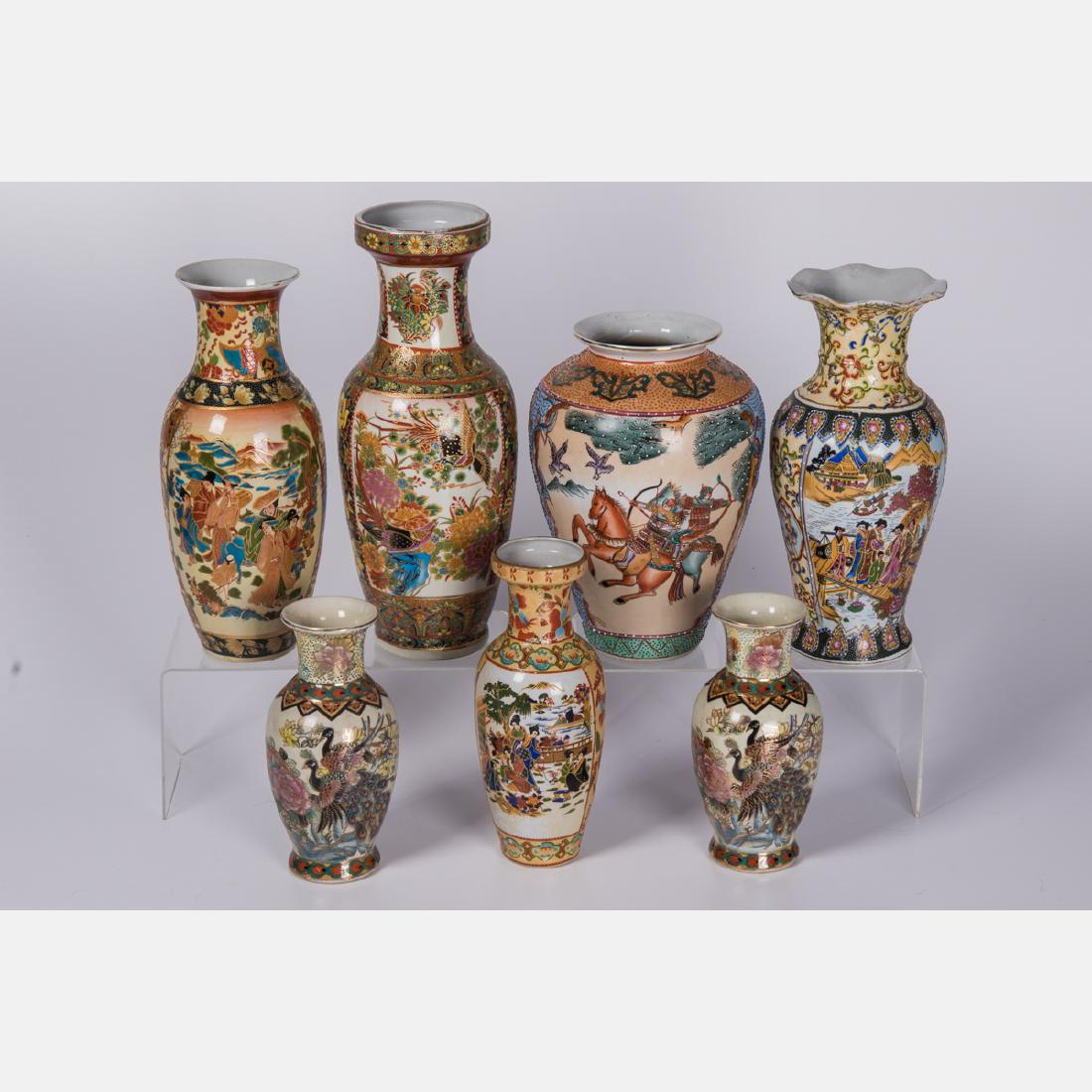 A Group of Seven Japanese Porcelain Vases, 20th (1 of 7)