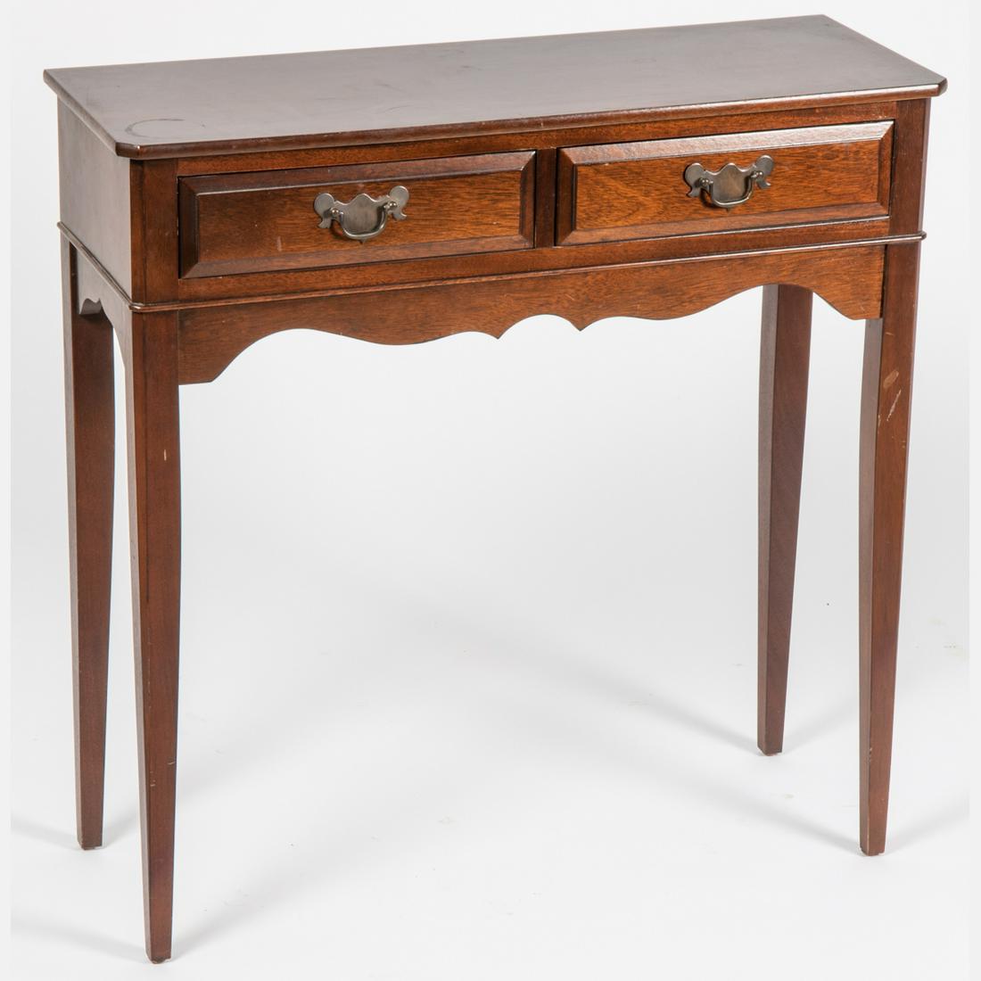 A Federal Style Mahogany Console Table, 20th Century.: A Federal Style Mahogany Console Table, 20th Century. H: 29 7/8 W: 29 7/8 D: 11 in. in.