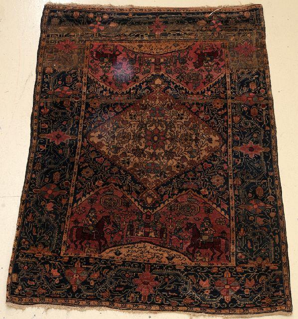 A Sarouk Farahan Wool Rug, (circa 1910) 4' 11" x 3: A Sarouk Farahan Wool Rug, (circa 1910) 4' 11" x 3' 4"