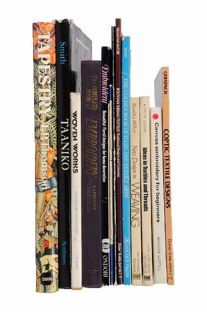 [REFERENCE--TEXTILES]. A group of 13 volumes.: [REFERENCE--TEXTILES]. A group of 13 volumes. THOMSON, Francis Paul. Tapestry. Mirror of History. New York, 1980. - SMITH, Joyce Ronald. Taaniko. New York, 1975. - HAMAMURA, John and Susan. Woven Work