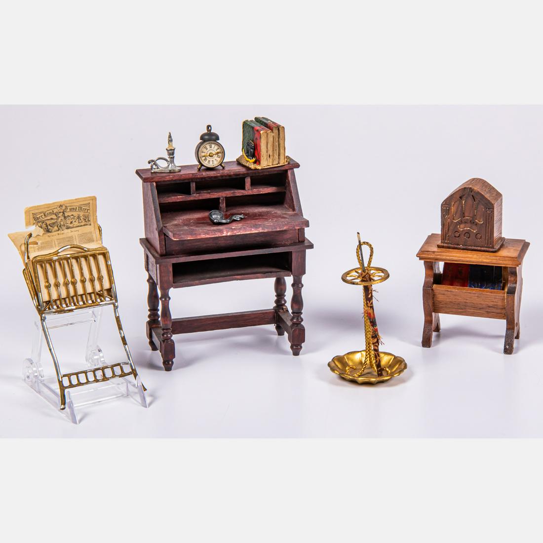 Group of Dollhouse Parlor Furniture and Decoration Objects (1 of 6)