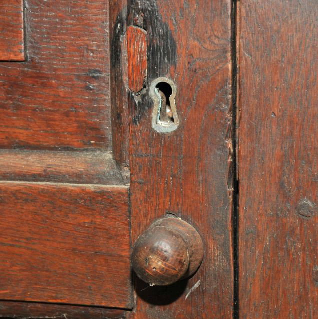 A Charles II Carved Oak Court Cupboard, 17th Century - 3