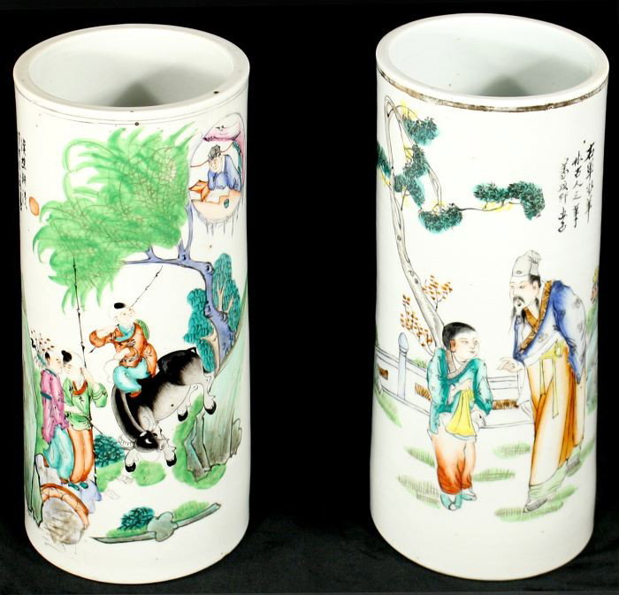 A Pair of Chinese Porcelain Cylinder Vases, 19th Ce